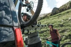 Thule WanderWay 2 - Heckklappen-Fahrradträger Für 2 Fahrräder -Zweirad Profi thule wanderway ls austria 190619 m13362 cold